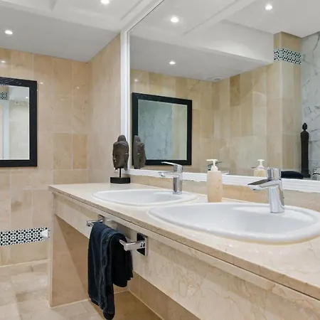 Beachside Puerto Banus Stunning 312 아파트 마르베야