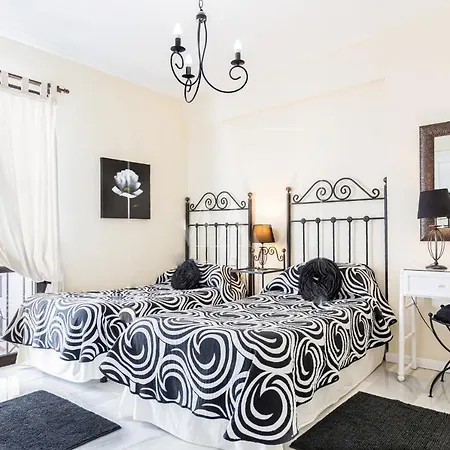 아파트 Beachside Puerto Banus Stunning 312